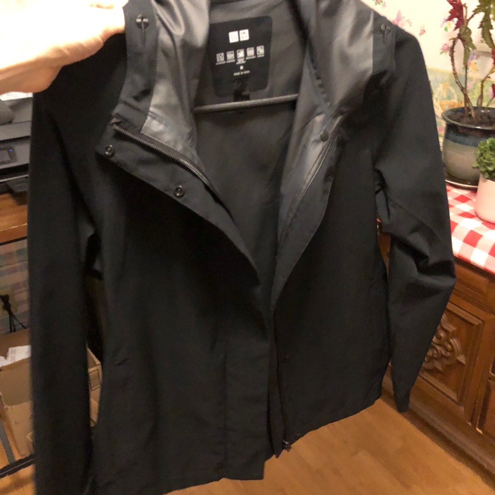 Uniqlo Women's Black Jacket